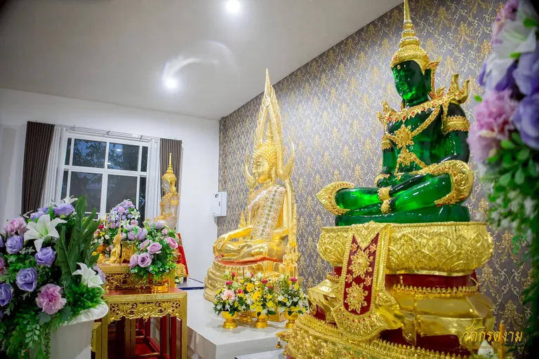 พระพุทธรูปในวันวิสาขบูชา
