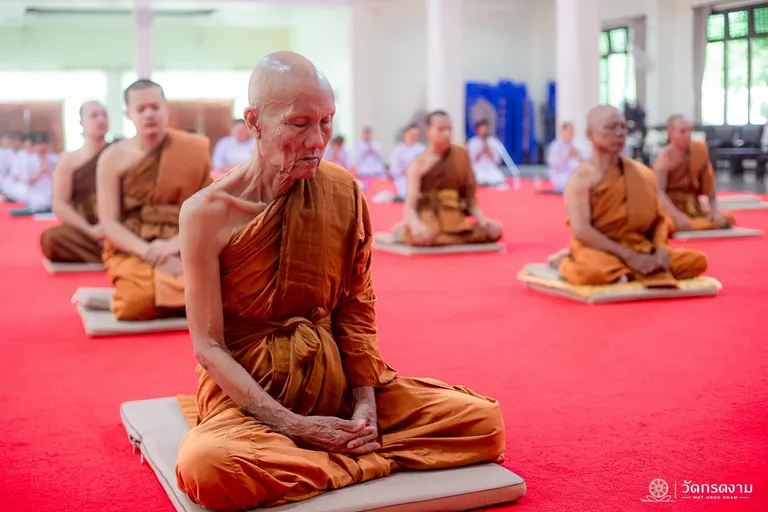 พระสงฆ์วัดกรดงาม