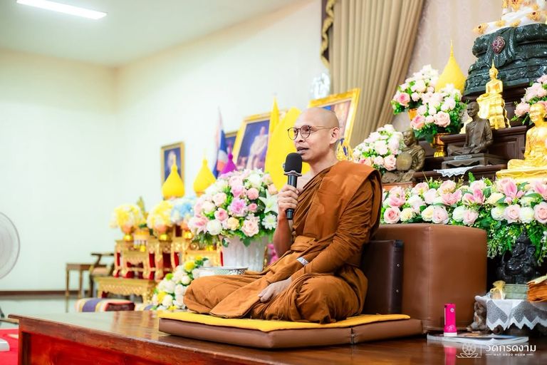 ฟังธรรมบรรยายภาคปฏิบัติ